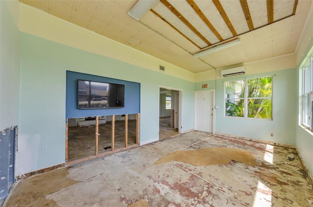 En Venta: $750,000 (0.50 acres)