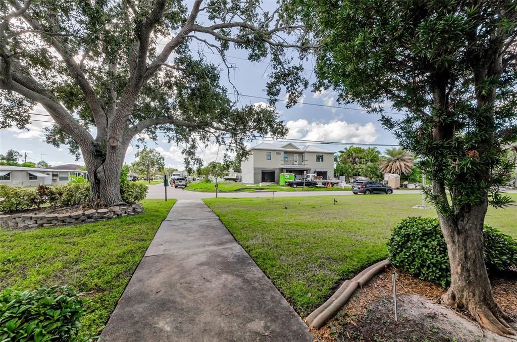 En Venta: $750,000 (0.50 acres)