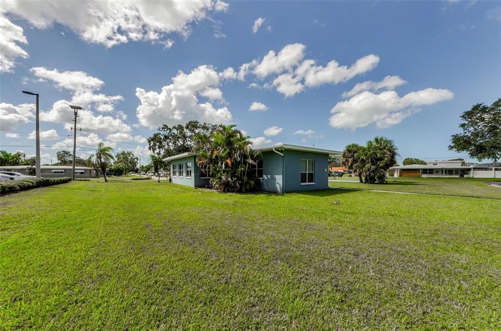 En Venta: $750,000 (0.50 acres)