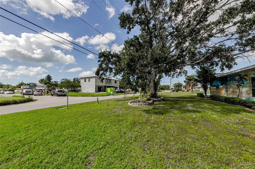 En Venta: $750,000 (0.50 acres)