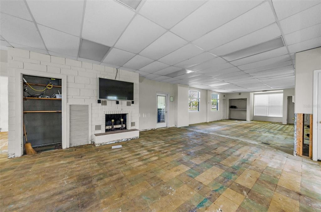 En Venta: $750,000 (0.50 acres)