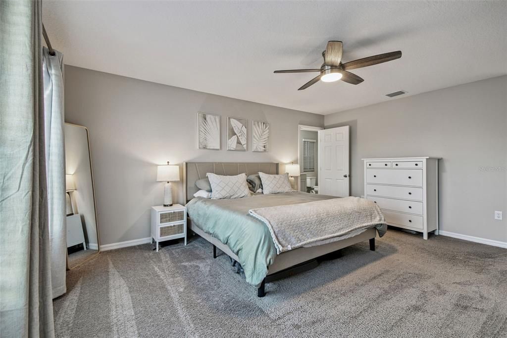 Под контрактом: $559,000 (5 спален, 3 ванн, 2471 Квадратных фут)