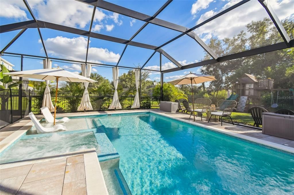 Под контрактом: $559,000 (5 спален, 3 ванн, 2471 Квадратных фут)