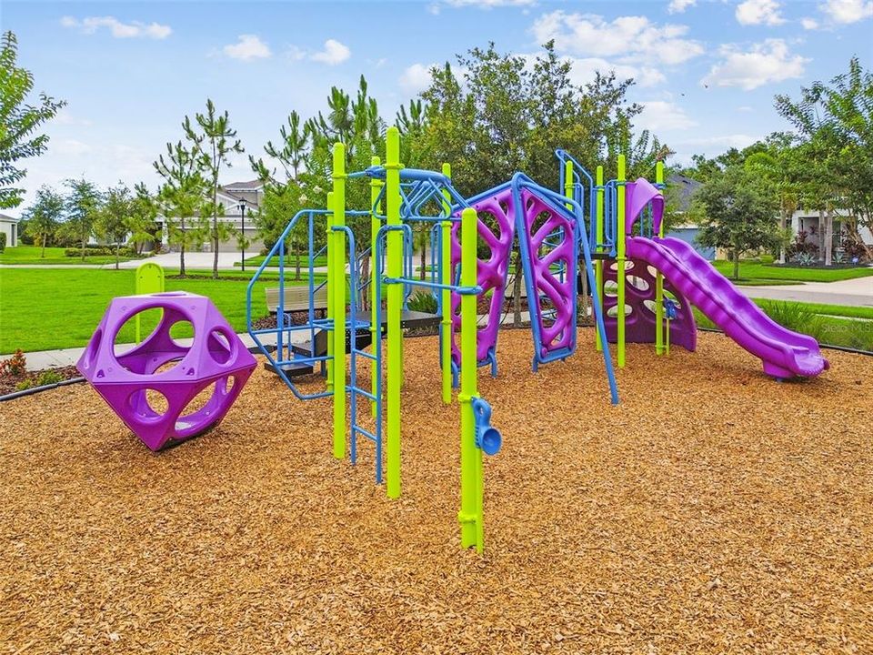 Под контрактом: $559,000 (5 спален, 3 ванн, 2471 Квадратных фут)