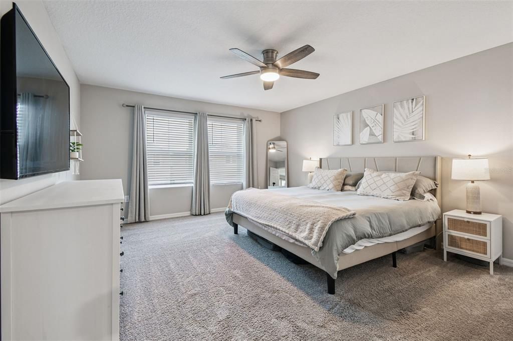 Под контрактом: $559,000 (5 спален, 3 ванн, 2471 Квадратных фут)