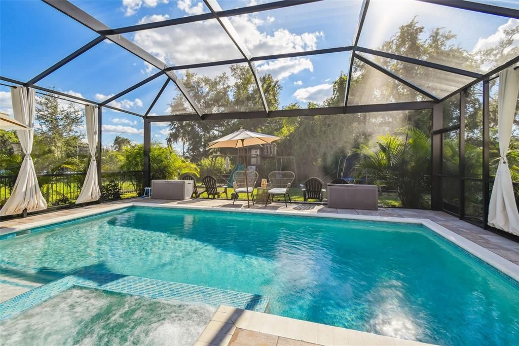 Под контрактом: $559,000 (5 спален, 3 ванн, 2471 Квадратных фут)