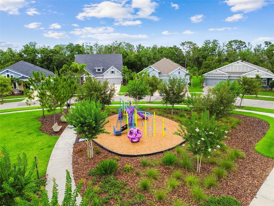 Под контрактом: $559,000 (5 спален, 3 ванн, 2471 Квадратных фут)