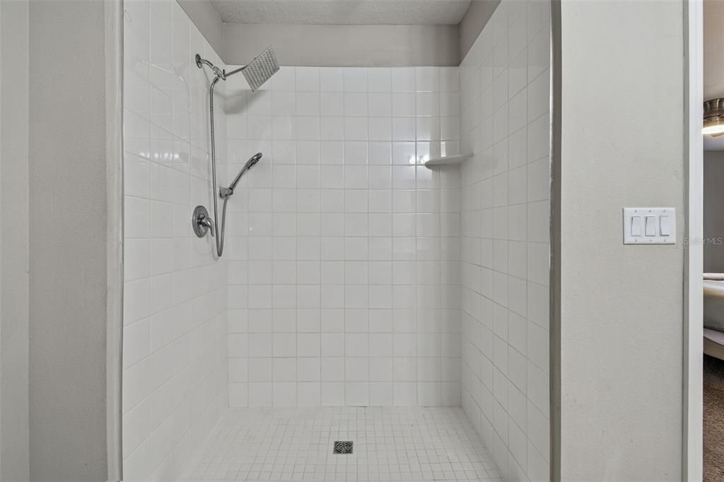 Под контрактом: $559,000 (5 спален, 3 ванн, 2471 Квадратных фут)