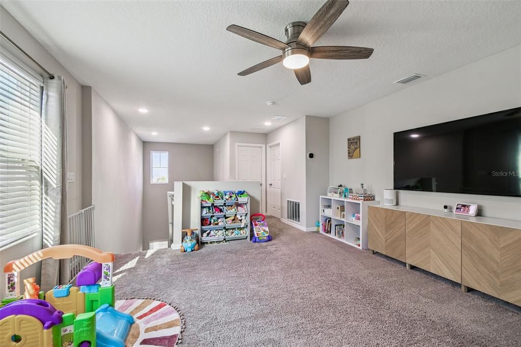 Под контрактом: $559,000 (5 спален, 3 ванн, 2471 Квадратных фут)