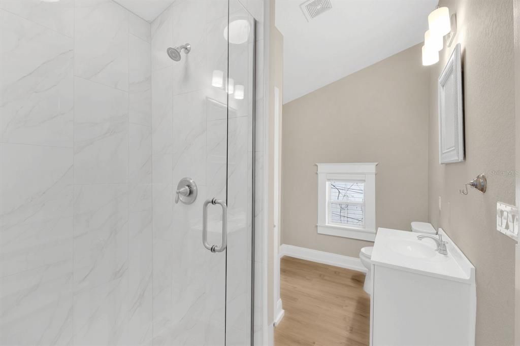 出租: $1,850 (2 贝兹, 1 浴室, 800 平方英尺)