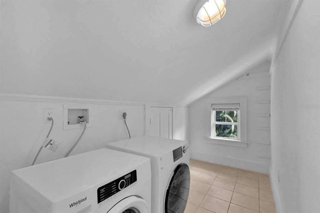 出租: $1,850 (2 贝兹, 1 浴室, 800 平方英尺)