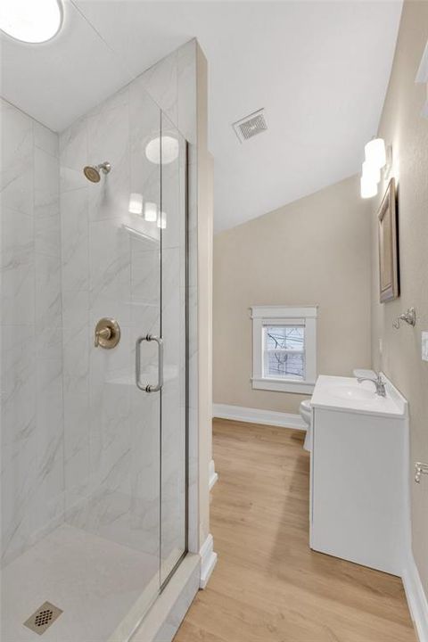 出租: $1,850 (2 贝兹, 1 浴室, 800 平方英尺)