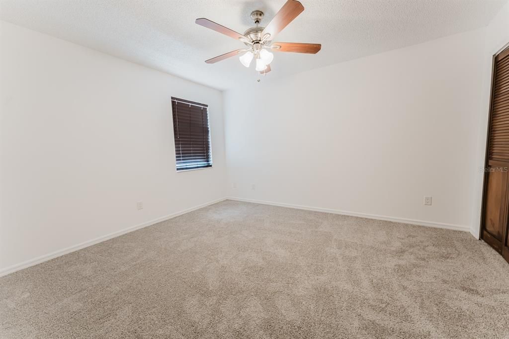 Activo con contrato: $235,000 (3 camas, 2 baños, 1159 Pies cuadrados)