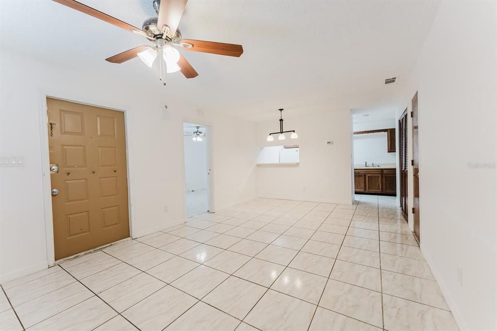 Activo con contrato: $235,000 (3 camas, 2 baños, 1159 Pies cuadrados)