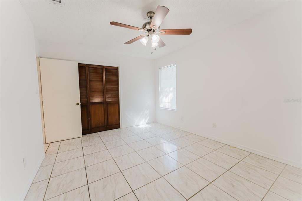 Activo con contrato: $235,000 (3 camas, 2 baños, 1159 Pies cuadrados)