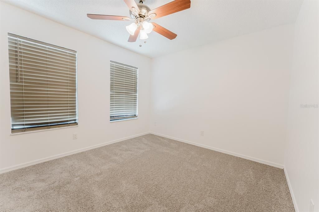 Activo con contrato: $235,000 (3 camas, 2 baños, 1159 Pies cuadrados)