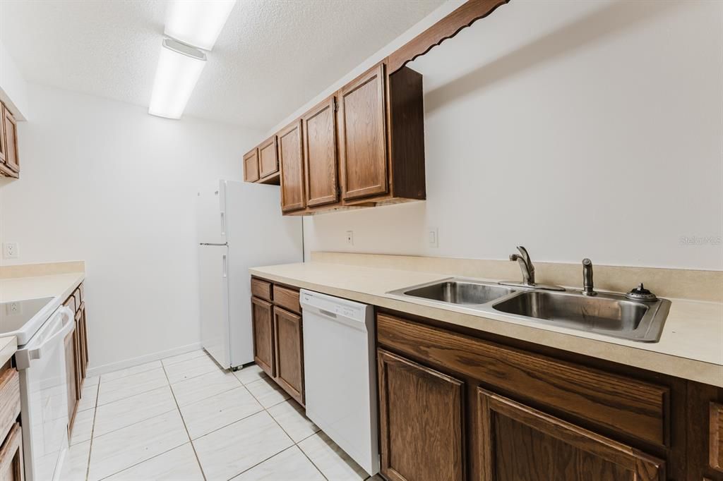 Activo con contrato: $235,000 (3 camas, 2 baños, 1159 Pies cuadrados)