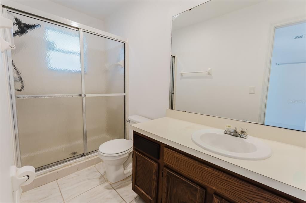 Activo con contrato: $235,000 (3 camas, 2 baños, 1159 Pies cuadrados)