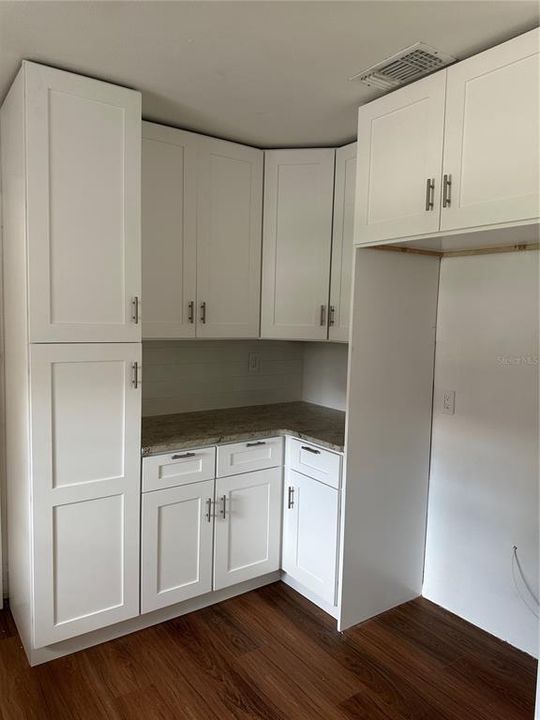 出租: $5,500 (3 贝兹, 2 浴室, 1969 平方英尺)