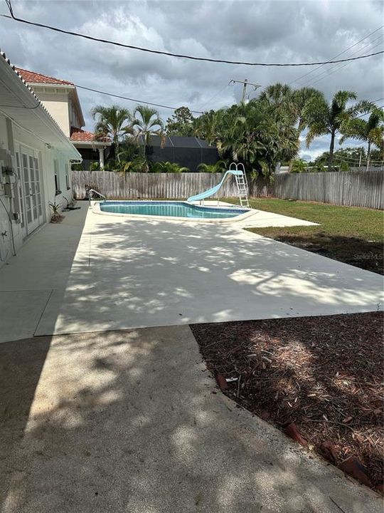 出租: $5,500 (3 贝兹, 2 浴室, 1969 平方英尺)