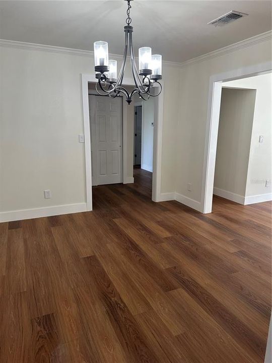 出租: $5,500 (3 贝兹, 2 浴室, 1969 平方英尺)