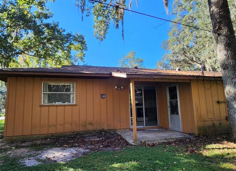 出租: $995 (2 贝兹, 1 浴室, 757 平方英尺)