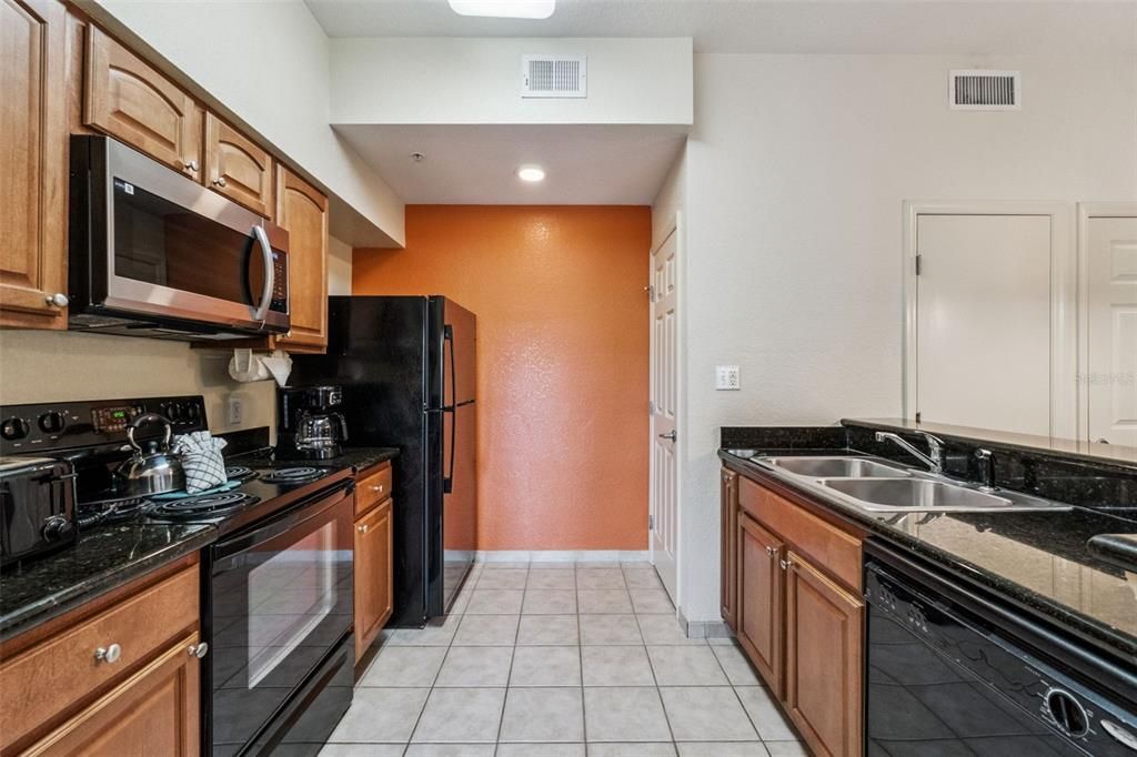 Activo con contrato: $159,999 (2 camas, 2 baños, 1060 Pies cuadrados)