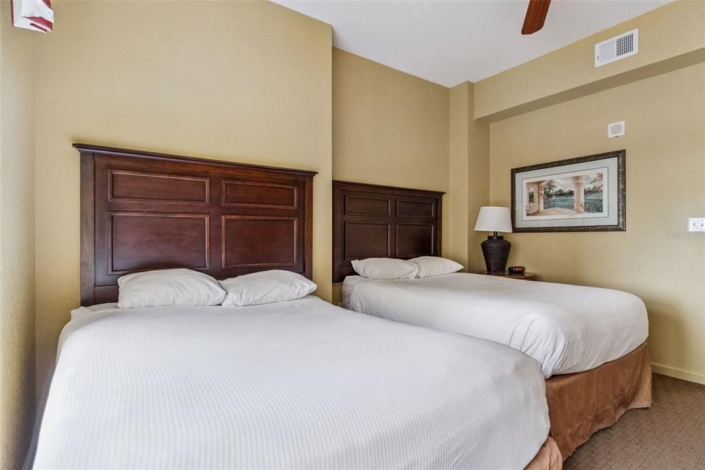 Activo con contrato: $159,999 (2 camas, 2 baños, 1060 Pies cuadrados)