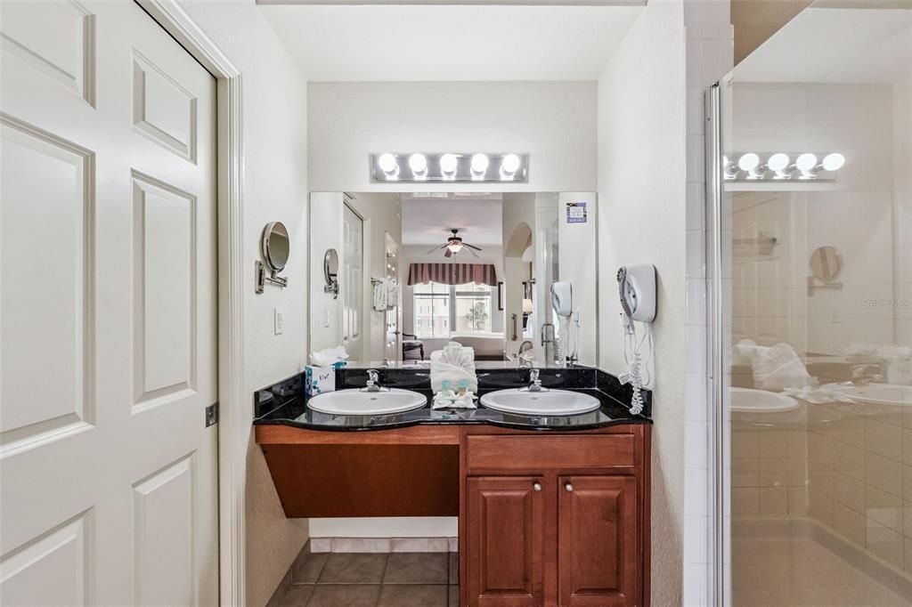 Activo con contrato: $159,999 (2 camas, 2 baños, 1060 Pies cuadrados)