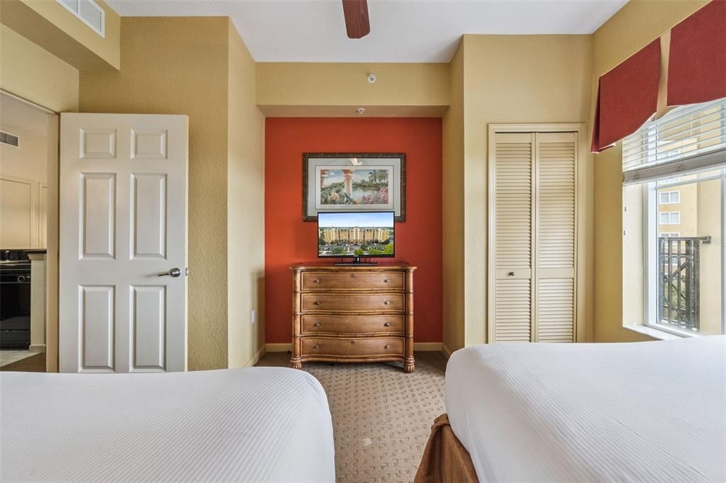 Activo con contrato: $159,999 (2 camas, 2 baños, 1060 Pies cuadrados)