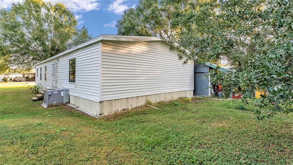 Active With Contract: $185,000 (3 beds, 2 baths, 1512 Square Feet)