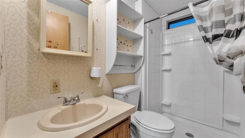 Active With Contract: $185,000 (3 beds, 2 baths, 1512 Square Feet)