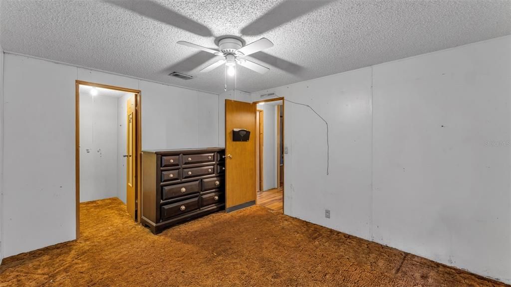 Active With Contract: $185,000 (3 beds, 2 baths, 1512 Square Feet)