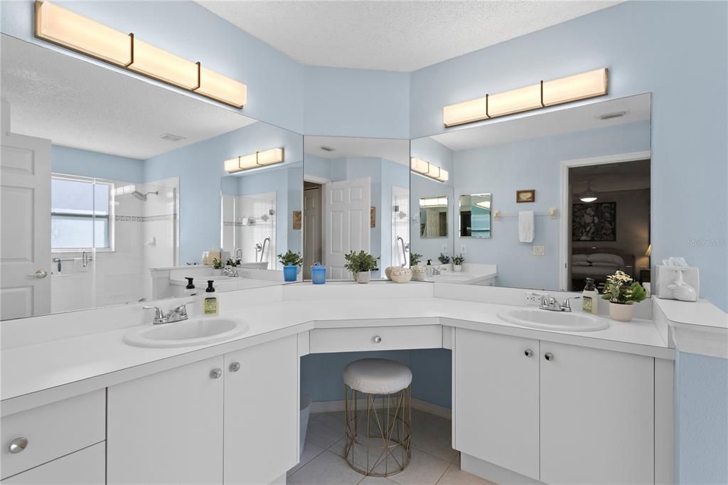 For Sale: $399,900 (3 beds, 2 baths, 1773 Square Feet)