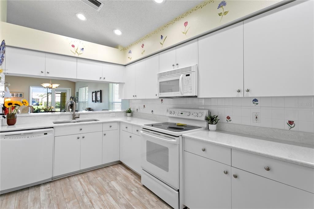 For Sale: $399,900 (3 beds, 2 baths, 1773 Square Feet)