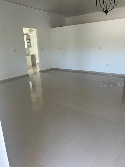 For Sale: $575,000 (4 beds, 2 baths, 1825 Square Feet)