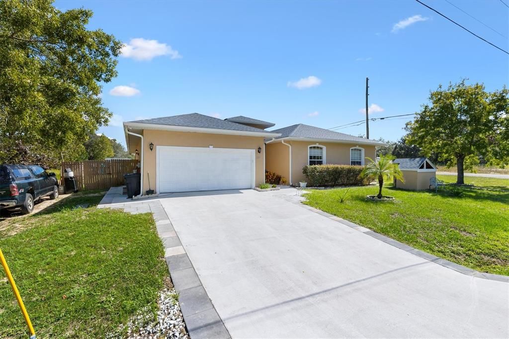 For Sale: $400,000 (5 beds, 2 baths, 2886 Square Feet)