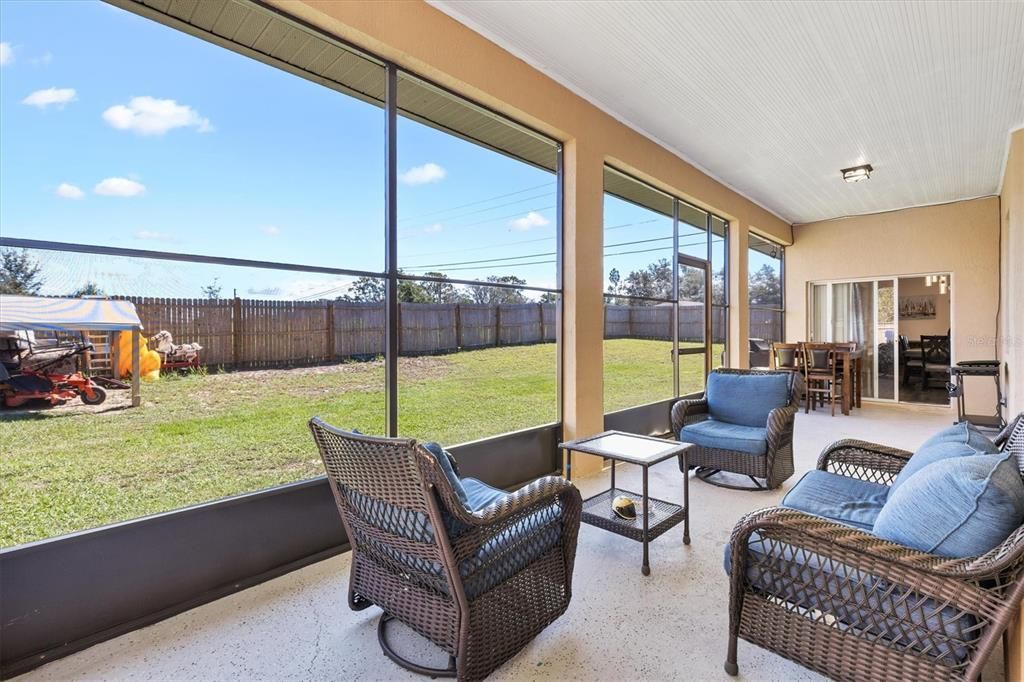 For Sale: $400,000 (5 beds, 2 baths, 2886 Square Feet)