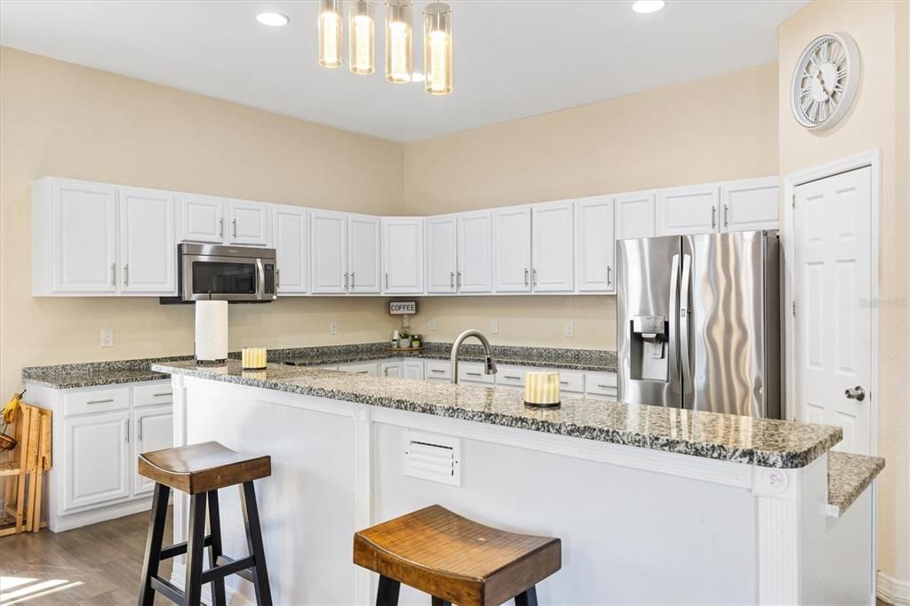 For Sale: $400,000 (5 beds, 2 baths, 2886 Square Feet)