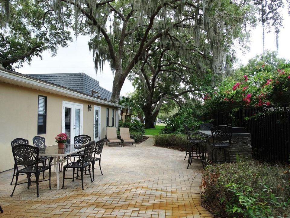 Activo con contrato: $290,000 (2 camas, 2 baños, 1114 Pies cuadrados)