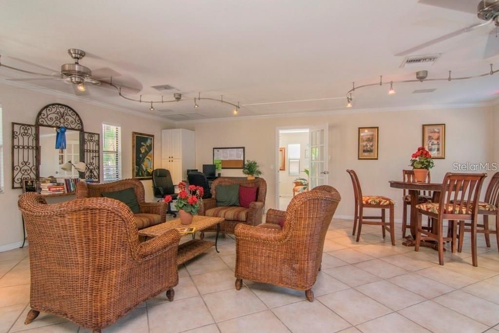 Activo con contrato: $290,000 (2 camas, 2 baños, 1114 Pies cuadrados)