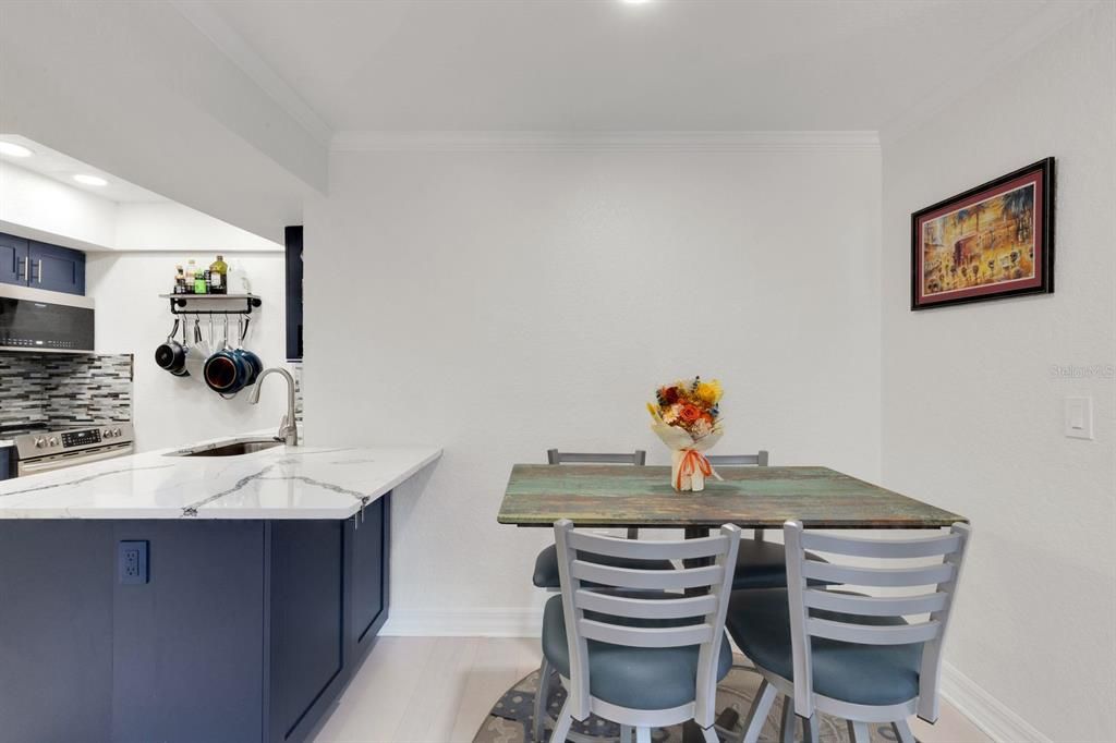 Activo con contrato: $290,000 (2 camas, 2 baños, 1114 Pies cuadrados)