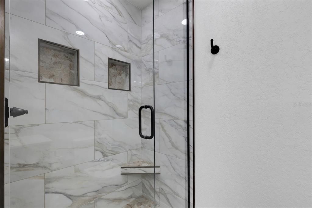 Activo con contrato: $290,000 (2 camas, 2 baños, 1114 Pies cuadrados)