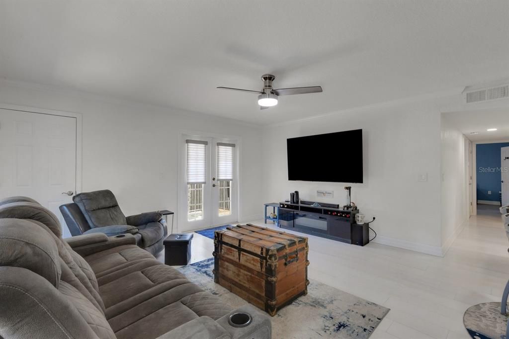 Activo con contrato: $290,000 (2 camas, 2 baños, 1114 Pies cuadrados)