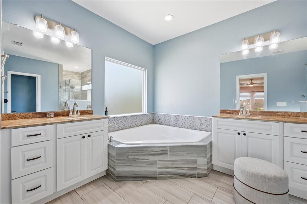 En Venta: $752,500 (5 camas, 3 baños, 3411 Pies cuadrados)