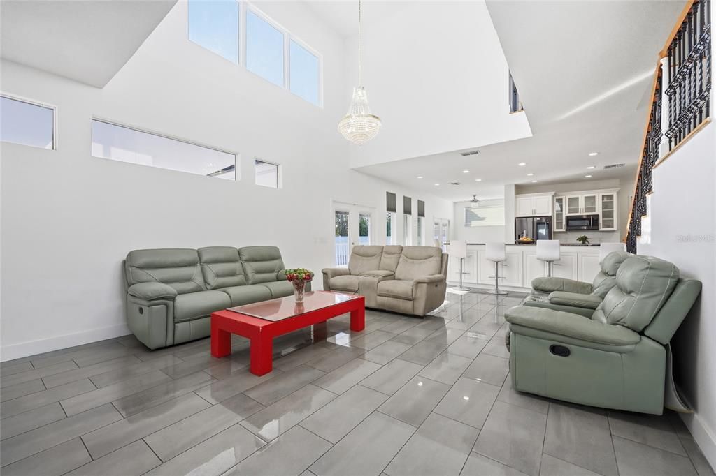 En Venta: $752,500 (5 camas, 3 baños, 3411 Pies cuadrados)