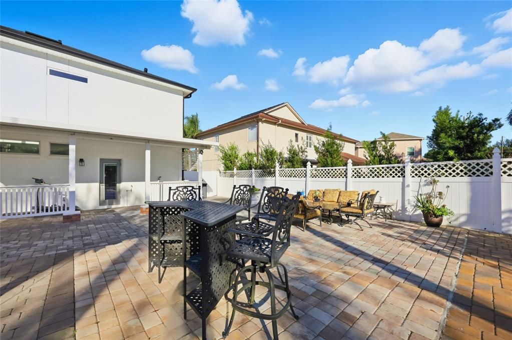 En Venta: $752,500 (5 camas, 3 baños, 3411 Pies cuadrados)