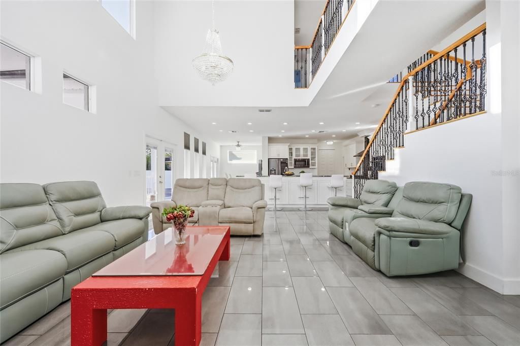 En Venta: $752,500 (5 camas, 3 baños, 3411 Pies cuadrados)