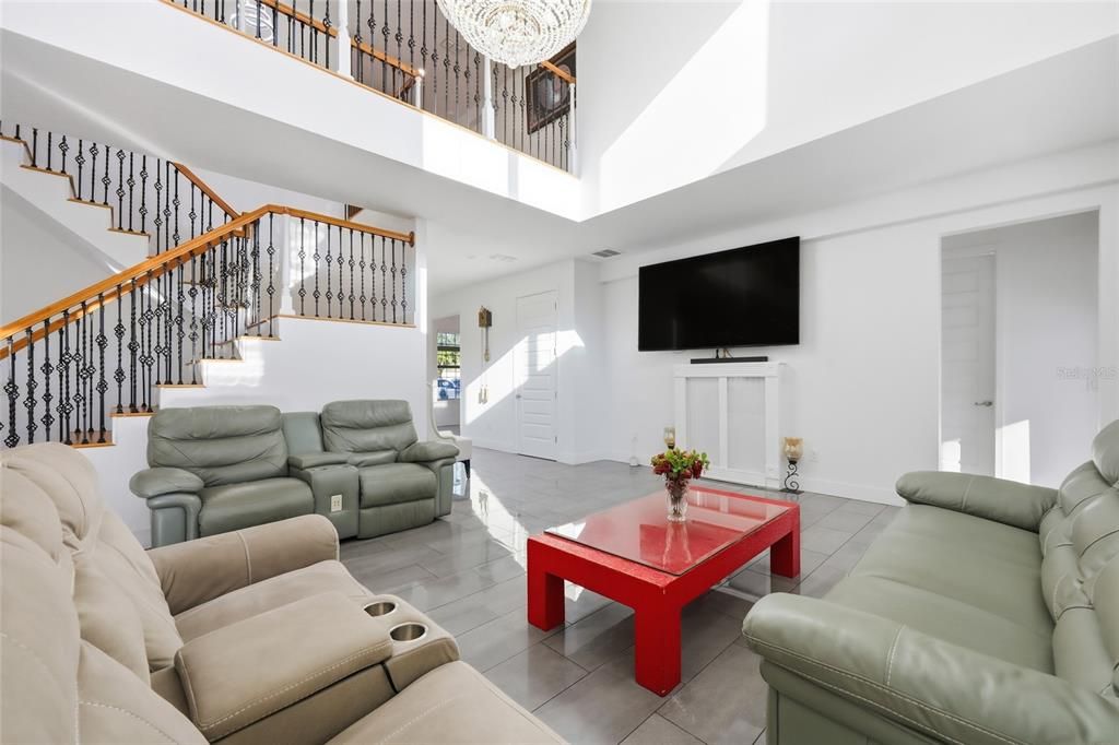 En Venta: $752,500 (5 camas, 3 baños, 3411 Pies cuadrados)