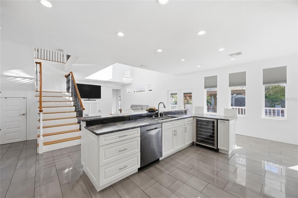 En Venta: $752,500 (5 camas, 3 baños, 3411 Pies cuadrados)